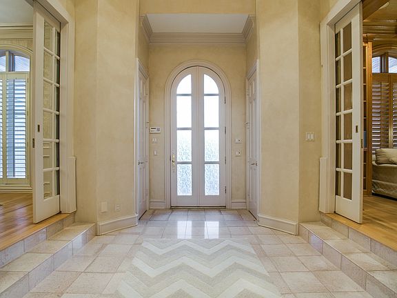 4th image of 1913 Cottonwood Valley Cir