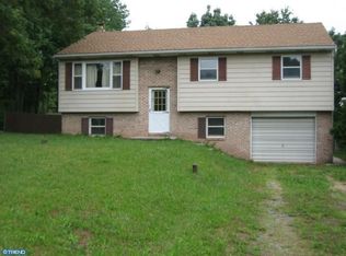1149 Broad St, Gilbertsville, PA 19525