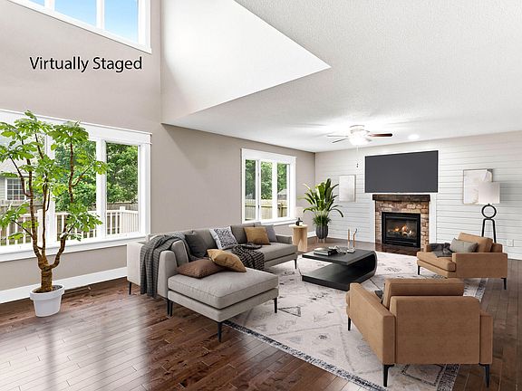 4th image of 2516 White Oak Dr
