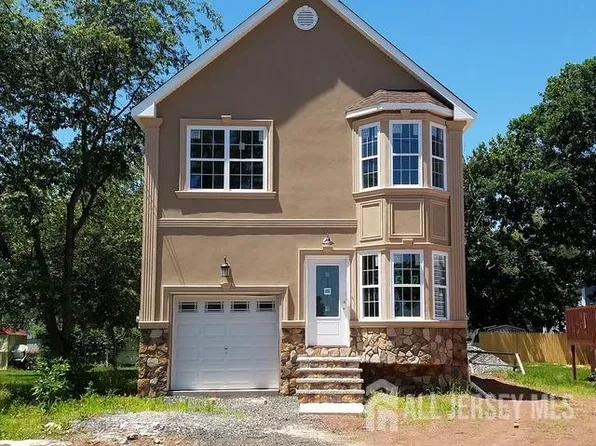 57 Ray St, Somerset, NJ 08873