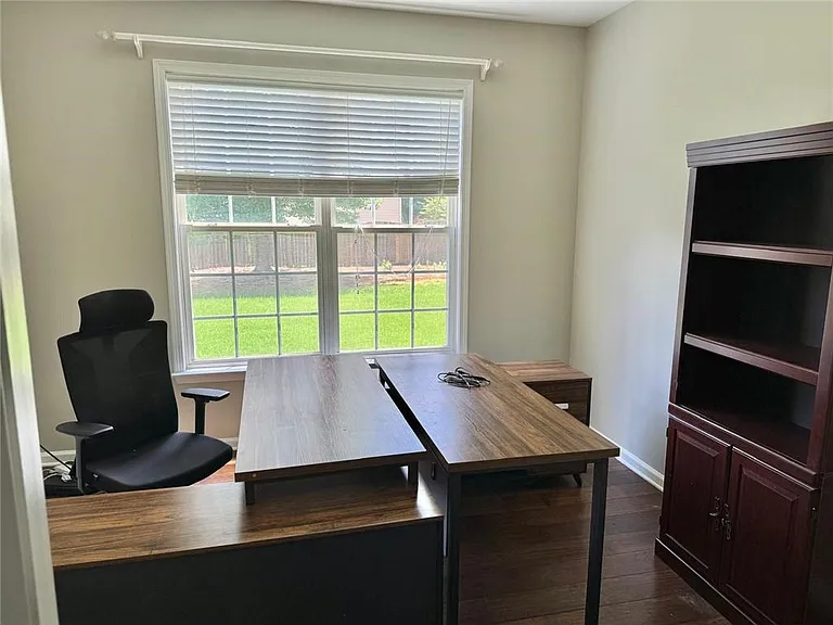 230 Albrighton Ct — Photo 11