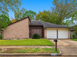 3418 Luton Park Dr, Houston, TX 77082