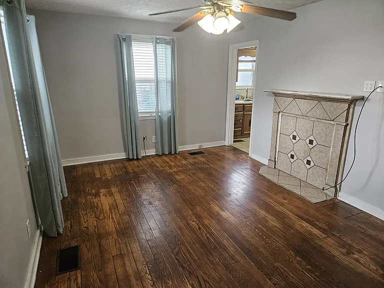 915 Burroughs Rd — Photo 2