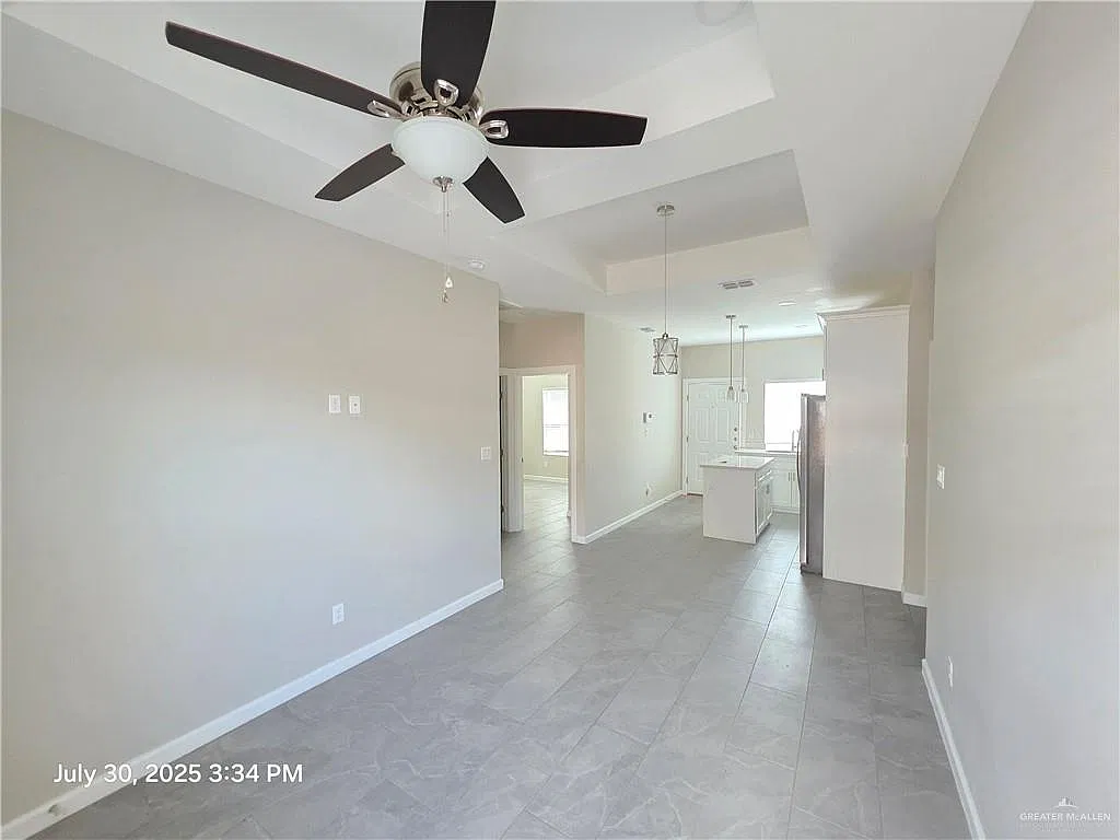 2512 E Israel Ave — Photo 4