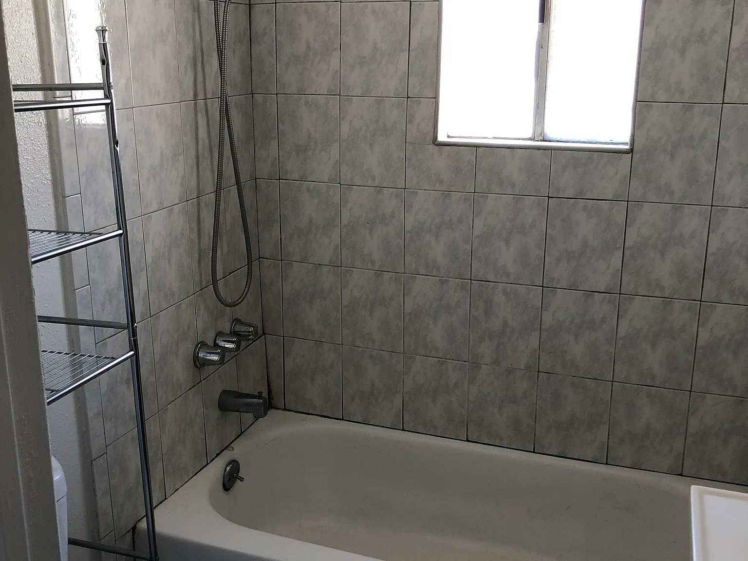 2 bed, 950 sqft, $2,295 — Photo 4