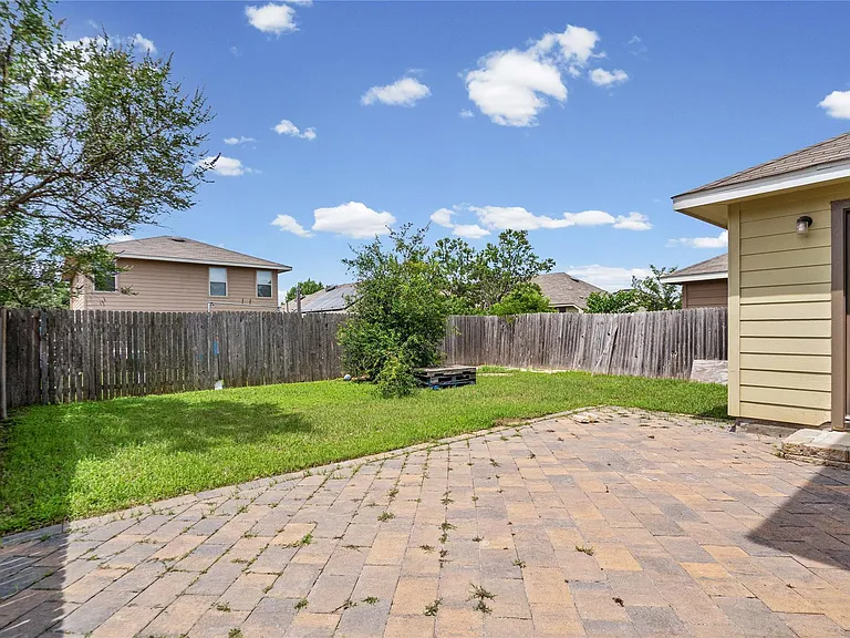 15105 Verela Dr — Photo 18