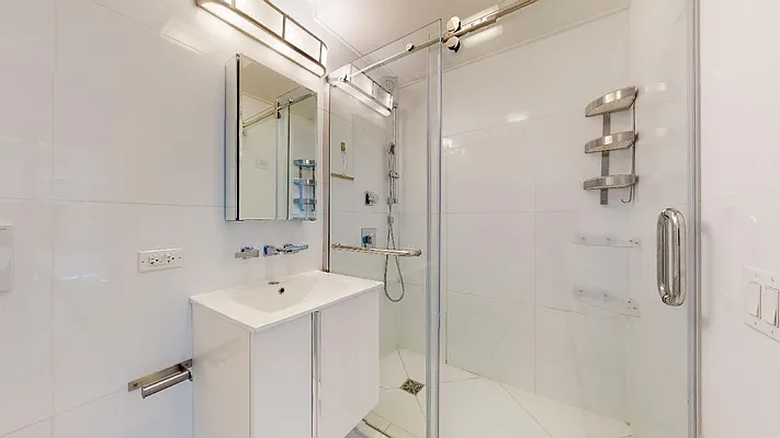 Rented by Bond New York | media 36