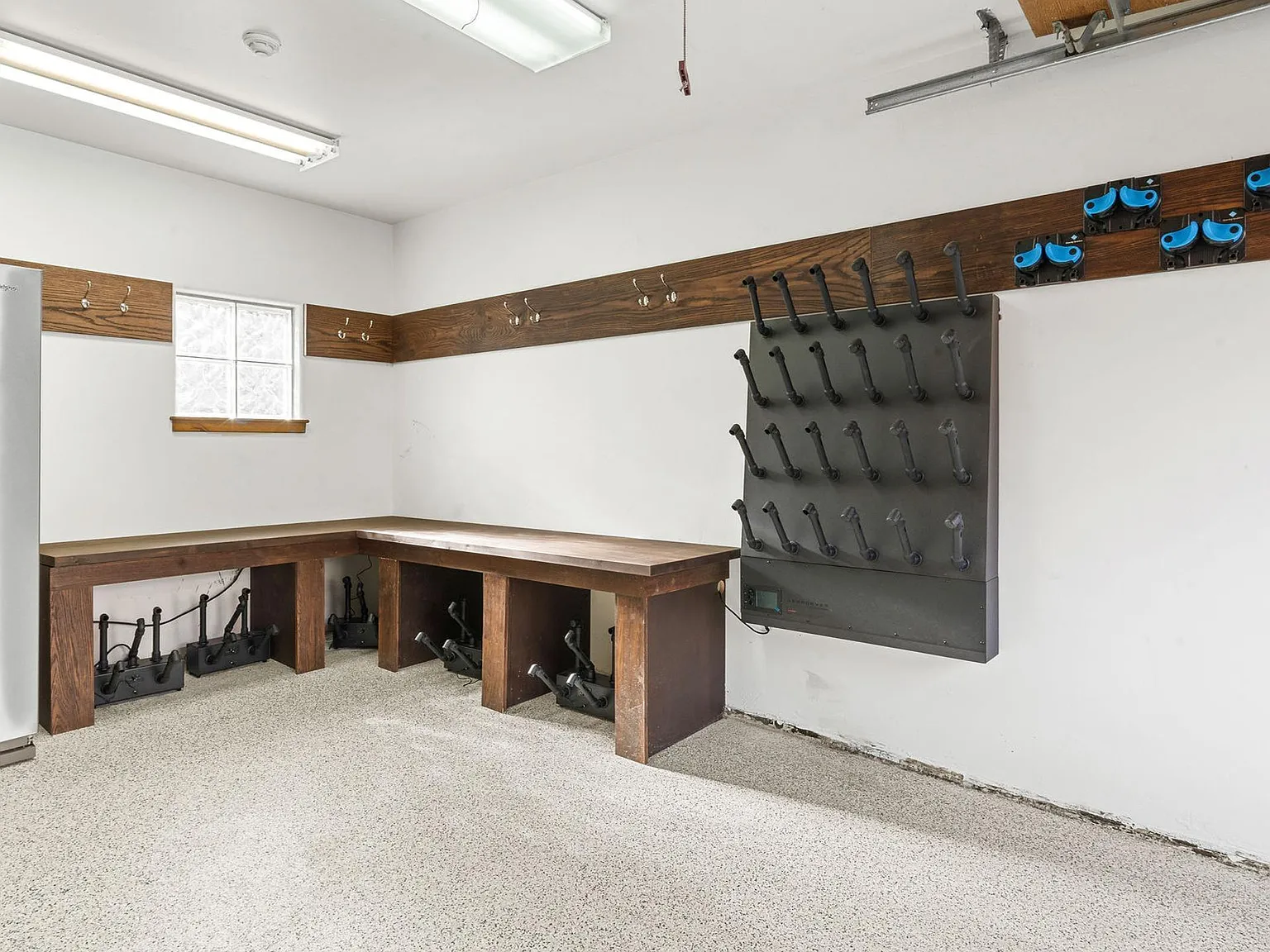 5 bed, 5.5 bath, 3353 sqft, $50,000 — Photo 3