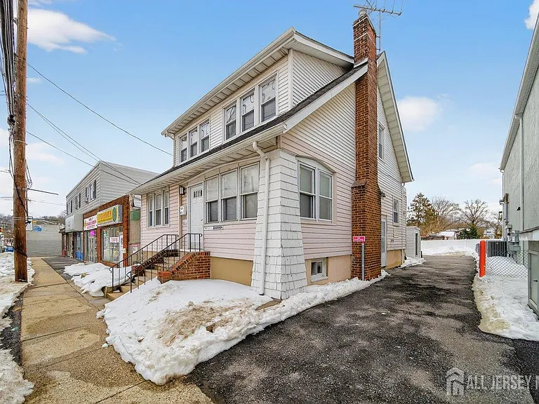 1167 Green St #B — Photo 8
