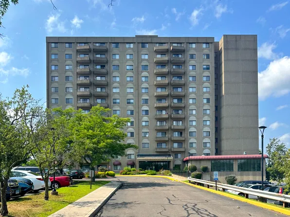 111 Dekoven Dr APT 209, Middletown, CT 06457