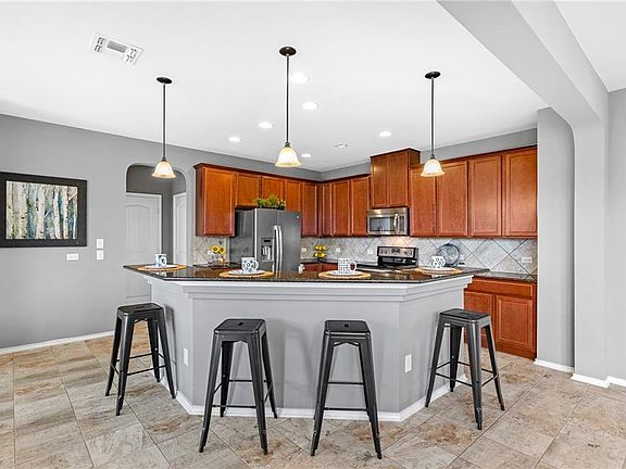 3rd image of 246 Apricot Dr