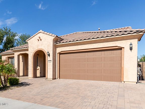 3rd image of 3922 E Torrey Pines Lane
