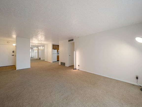 3rd image of 123 E 2nd Ave N #603
