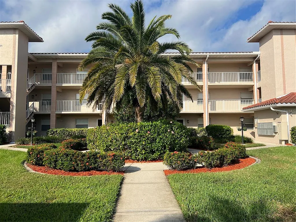 2 bed, 2.0 bath, 1042 sqft, $3,495 — Photo 2