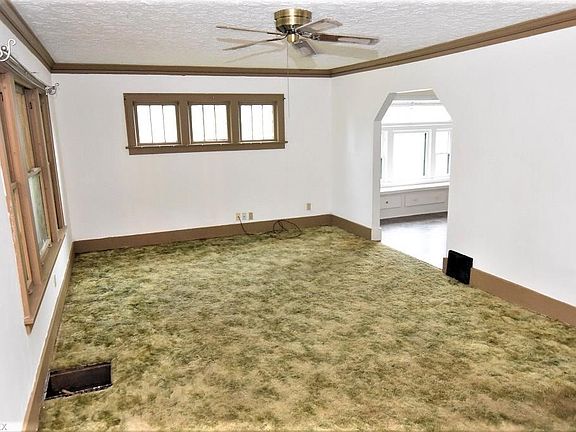 4th image of 421 Fairmount Ave NE