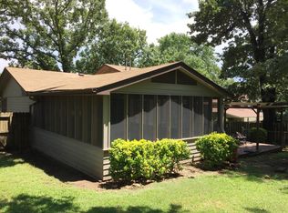 2237 N Juneway Ter, Fayetteville, AR 72703