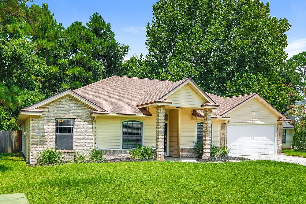 3 bed, 2.0 bath, 1732 sqft, $2,025 — Photo 3