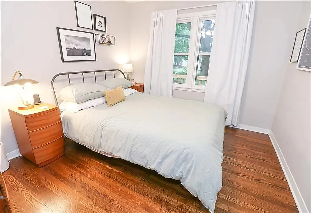 3 bed, 1040 sqft, $2,000 — Photo 4