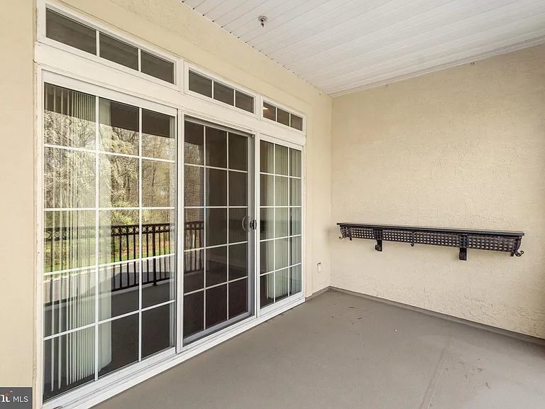 2022 Crescent Way — Photo 24