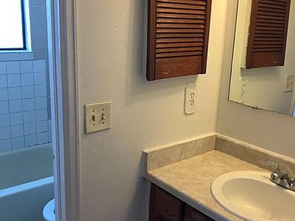 5th image of 1358 S Irving St #15