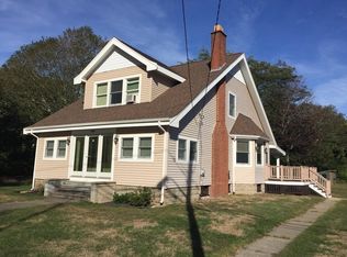 808 County Rd, Wareham, MA 02571