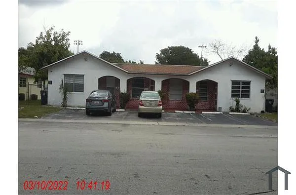 Building Photo - 990 SW 76th Ave #3