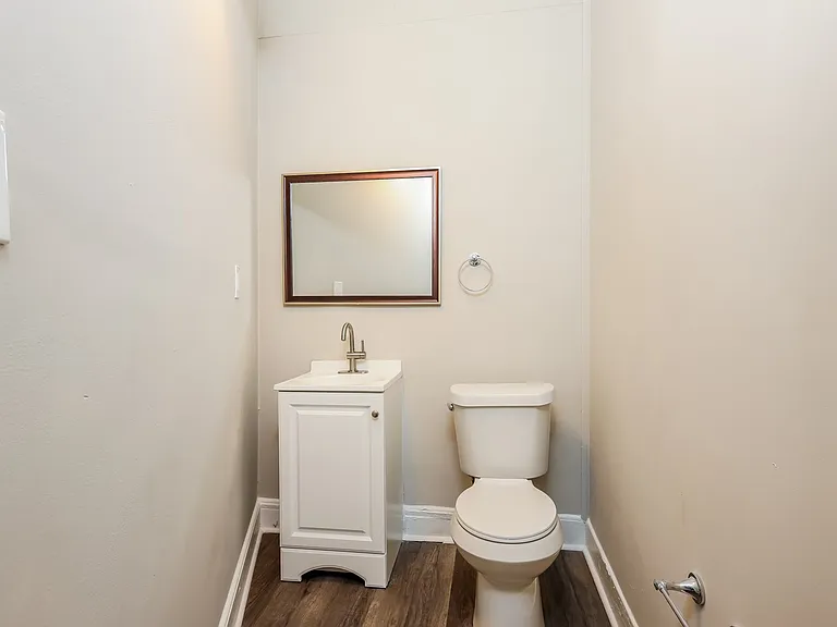 676019_024_main_bathroom_12887728.jpg
