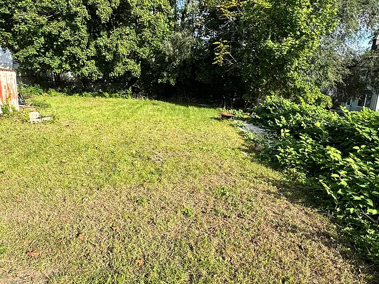 18 Union Ave — Photo 10