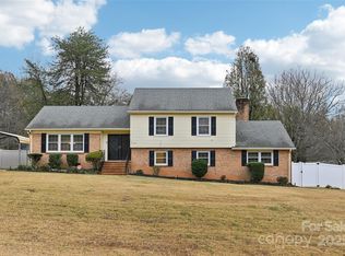 1104 Colony Ct, Gastonia, NC 28056