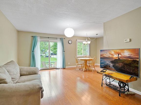 4th image of 3310 River Bluff Dr