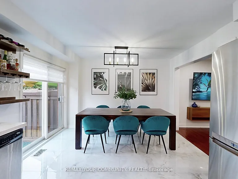 52 Four Seasons Cres — Photo 4