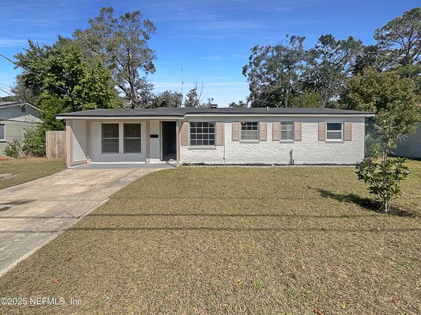 567 RENNE Drive N, Jacksonville, FL 32218
