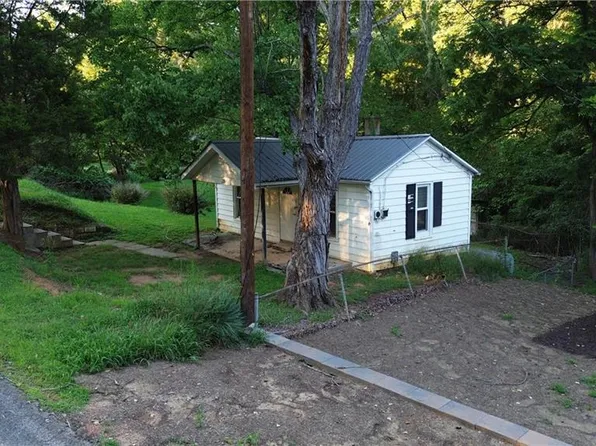 129 Old Linville Rd, Kernersville, NC 27284
