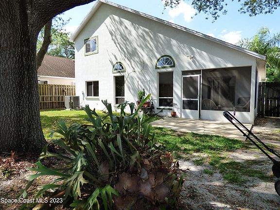 4th image of 1325 Cypress Bend Cir