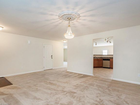 4th image of 1917 Buckminster Dr