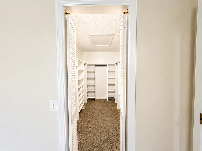 212 Muskogee Ct — Photo 4