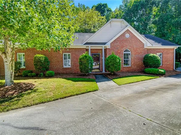 1245 Hudgins Hill Ct, Winston Salem, NC 27103