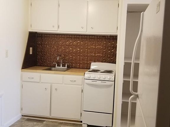 2nd image of 125 N 2nd St