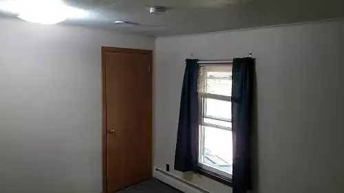 6 bed, 1932 sqft, $2,310 — Photo 3