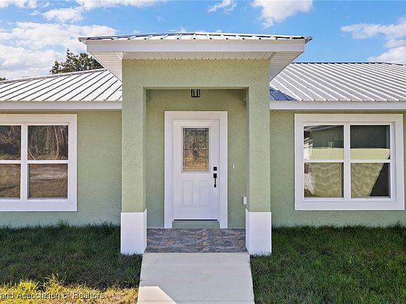 3rd image of 3140 Lake June Blvd