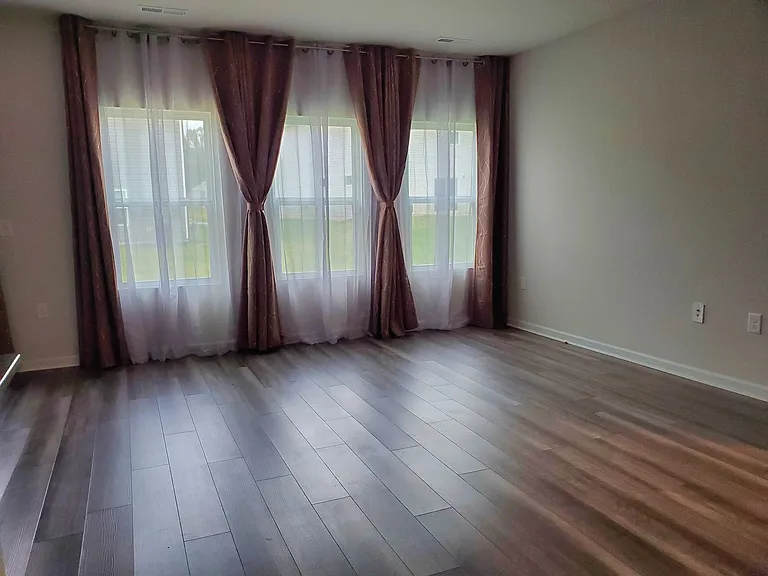 6905 Bedrock Rd — Photo 2