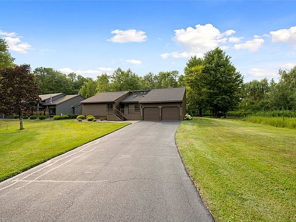 3rd image of 8105 Pinebrook Ln