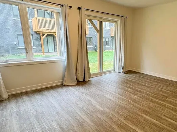 1334 Kobzar Dr, Oakville, ON L6M 5P2