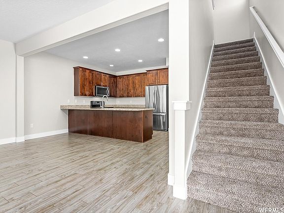 3rd image of 1724 W Naxos Ln