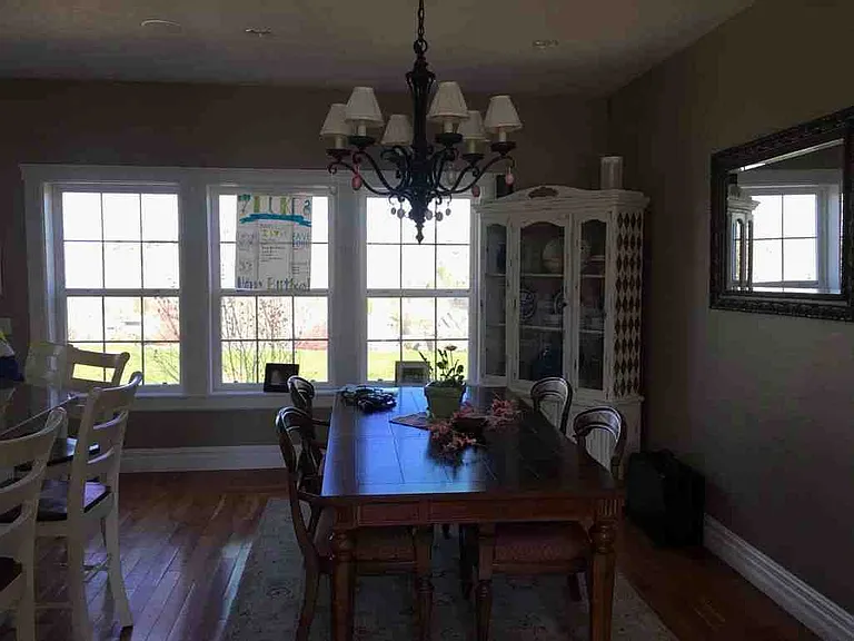 947 Canterbury Dr — Photo 6