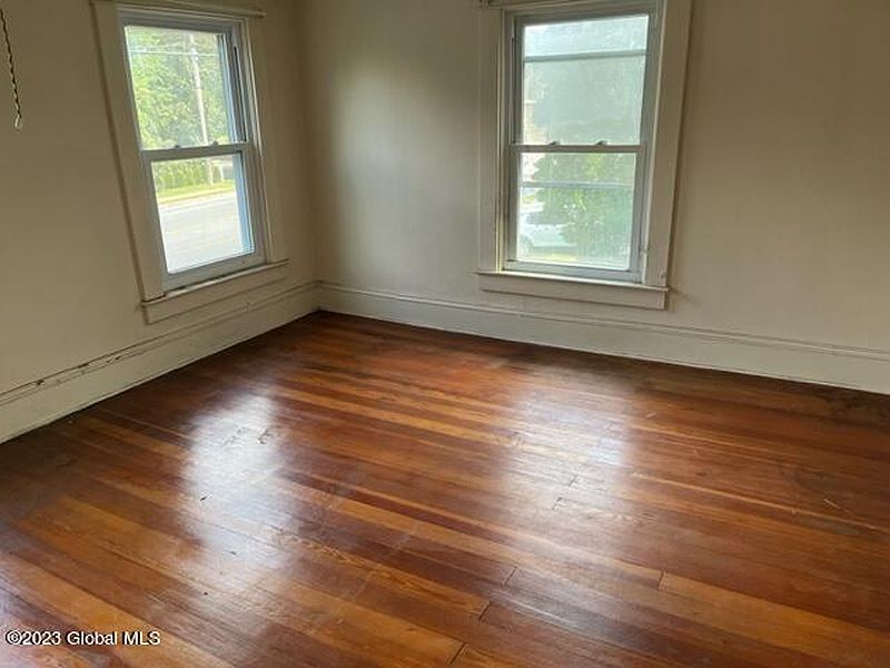 5th image of 2942 Troy-Schenectady Road