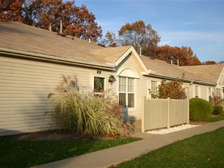 Ashberry Village Apartments — Photo 3