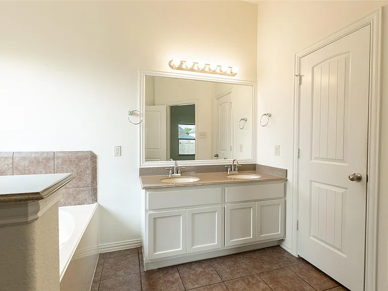 23611 Starbridge Lake Ln — Photo 15