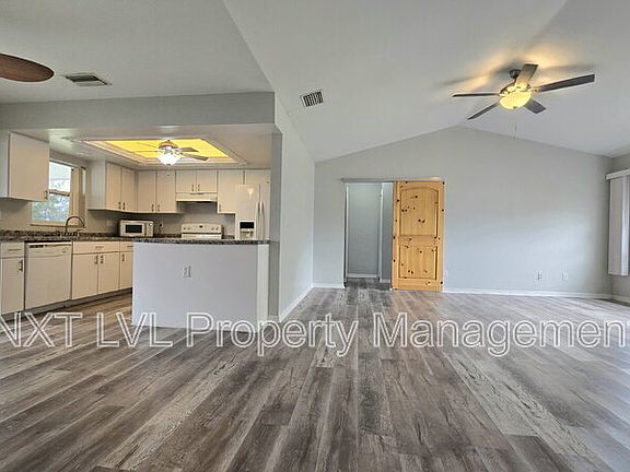 4th image of 1811 NE 2nd St