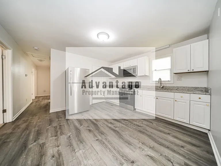 1345 D F Fuller Dr — Photo 6